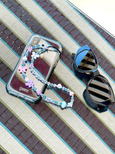 Load image into Gallery viewer, Fleur - Wristlet Phone Strap - Phone String - Phone Charm